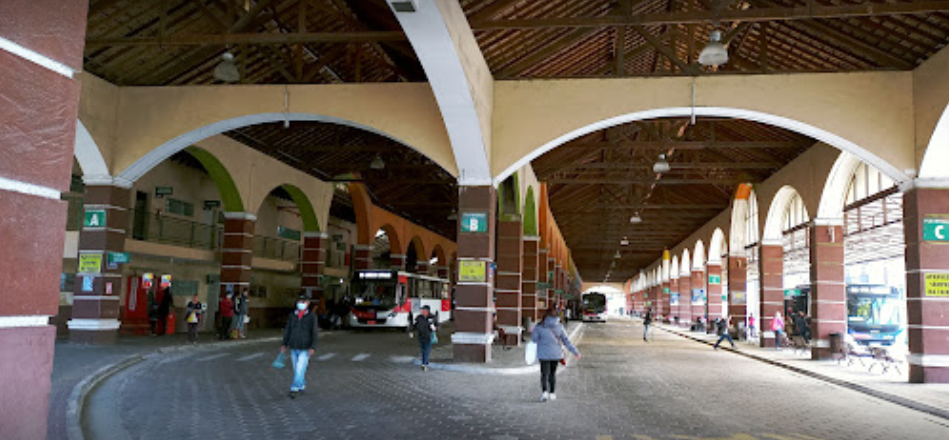 Morador de rua morre dentro do terminal de ônibus de Ribeirão Pires