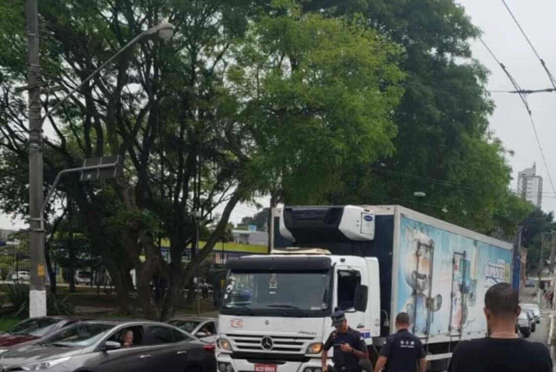 caminhão atropela cadeirante