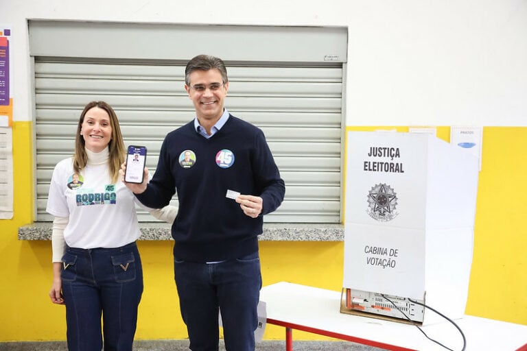 Haddad, Tarcísio e Rodrigo votam e falam em campanha limpa e com propostas