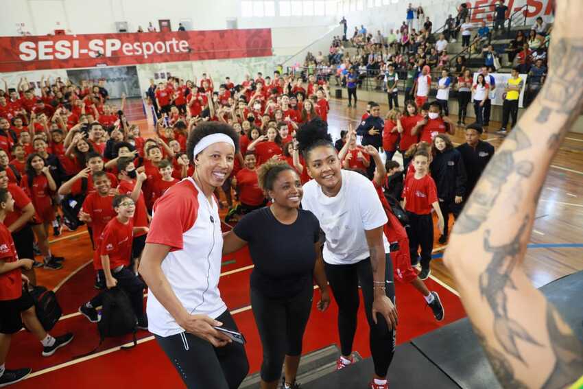 Sto.André participa de encontro do Instituto Janeth Arcain com ídolos do esporte