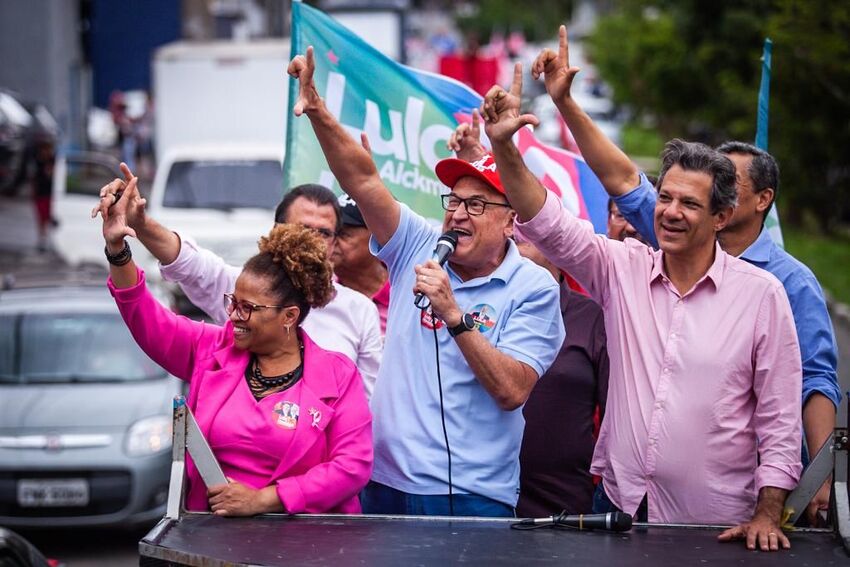 Em Diadema, Haddad critica Tarcísio e fala em ‘sinais animadores’ na campanha