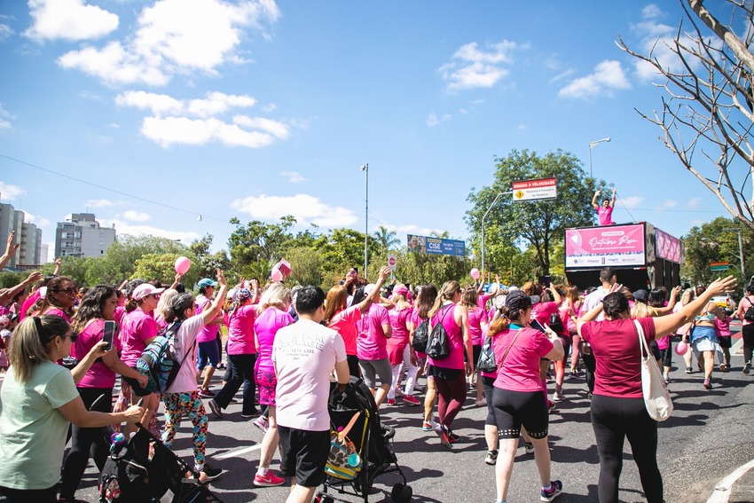 caminhada do Outubro Rosa