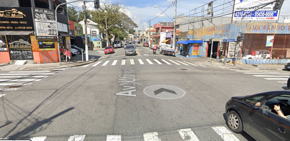 cruzamento da avenida Utinga com a rua Ana Neri