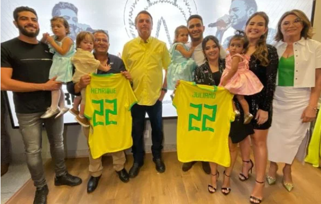 família de henrique & juliano com bolsonaro