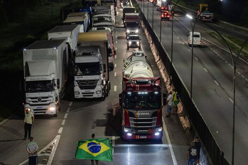 bloqueios de caminhoneiros nas estradas 