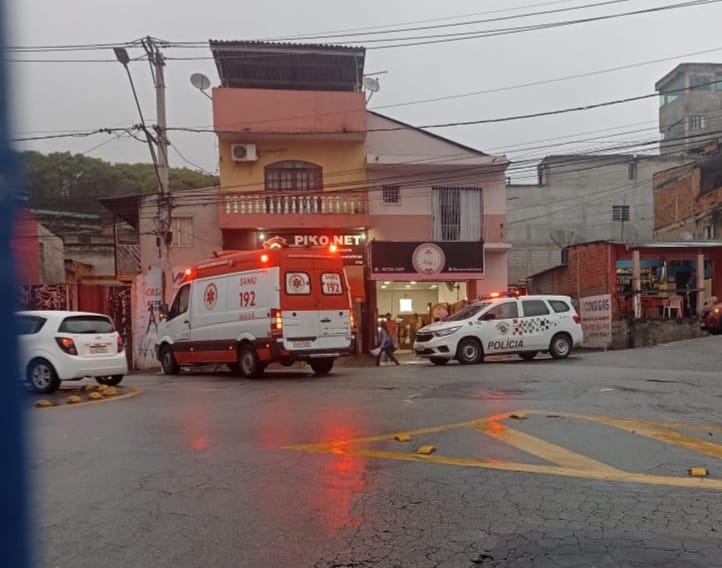 Mulher morre atropelada por carro em avenida de Mauá