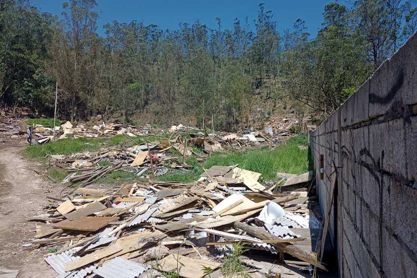 terreno particular é desocupado