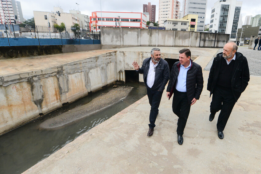 S.Bernardo entrega canalização do córrego e recapeamento da Jurubatuba