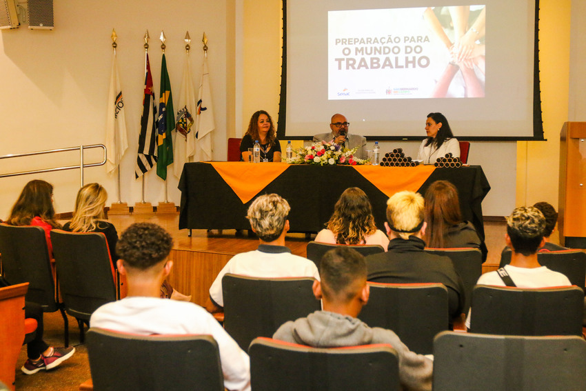 S.Bernardo forma jovens em situação de vulnerabilidade para o mundo do trabalho