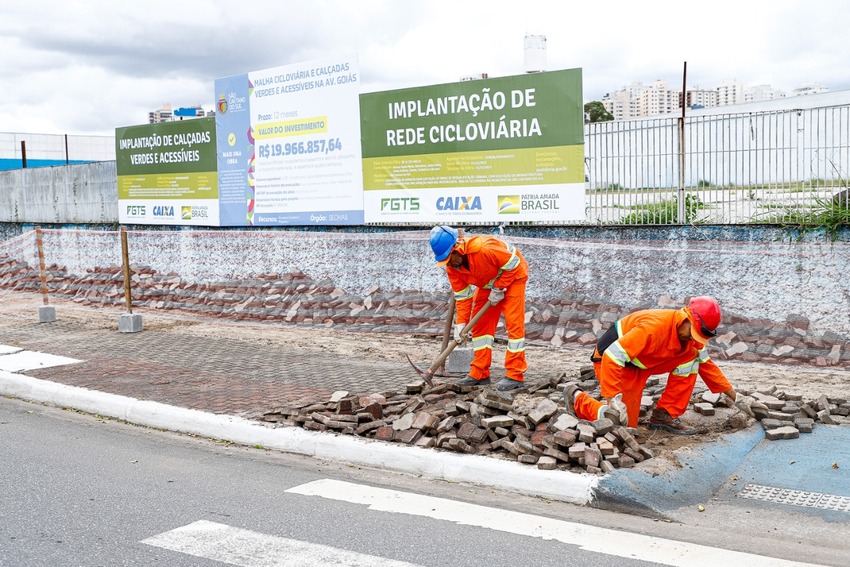 obras na avenida Goiás