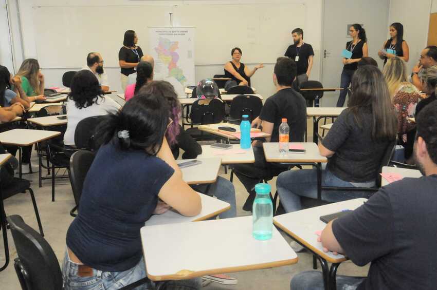 Recepcionistas de unidades de saúde de Sto.André passam por capacitação