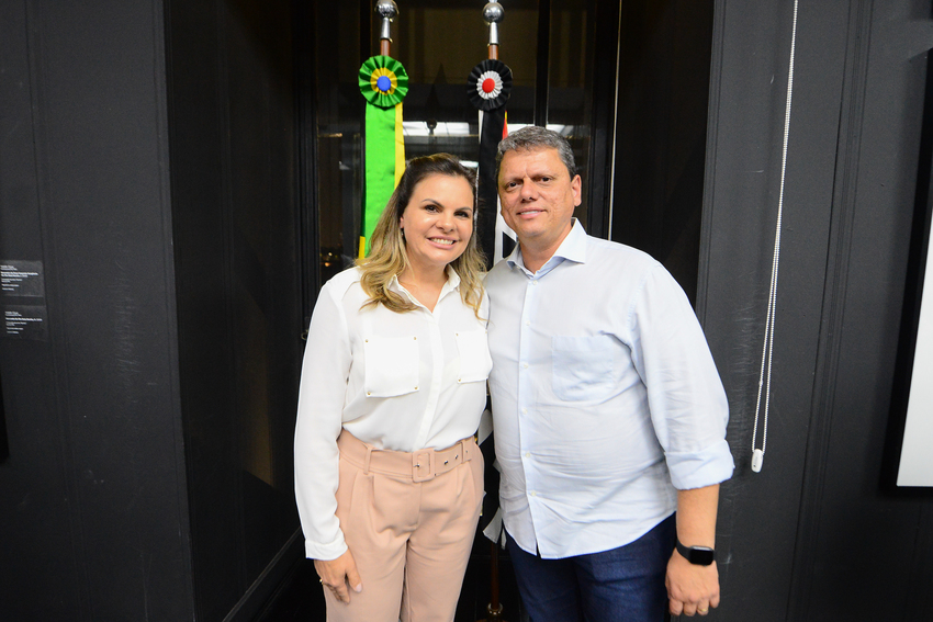 Carla Morando e Tarcísio de Freitas