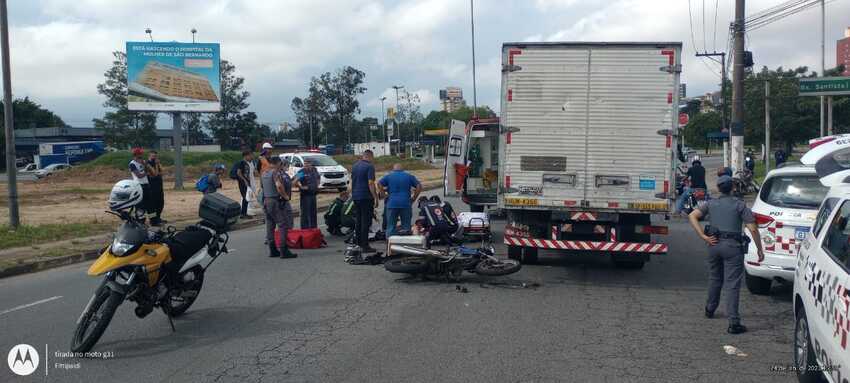 Em S.Bernardo, motociclista perde a vida ao bater em caminhão no corredor ABD