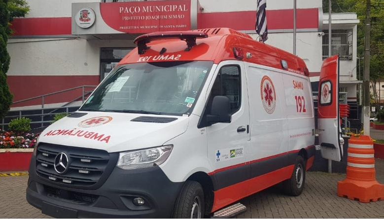 Bandidos rendem funcionários e roubam ambulâncias de Prefeitura