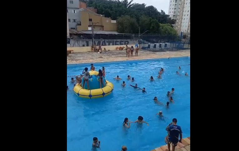 Clube Mané Garrincha recebe por dia 700 pessoas nestas férias