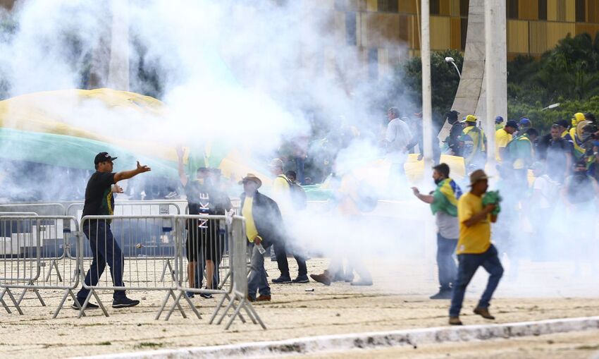 Prefeitos do ABCD criticam protestos e vandalismo em Brasília