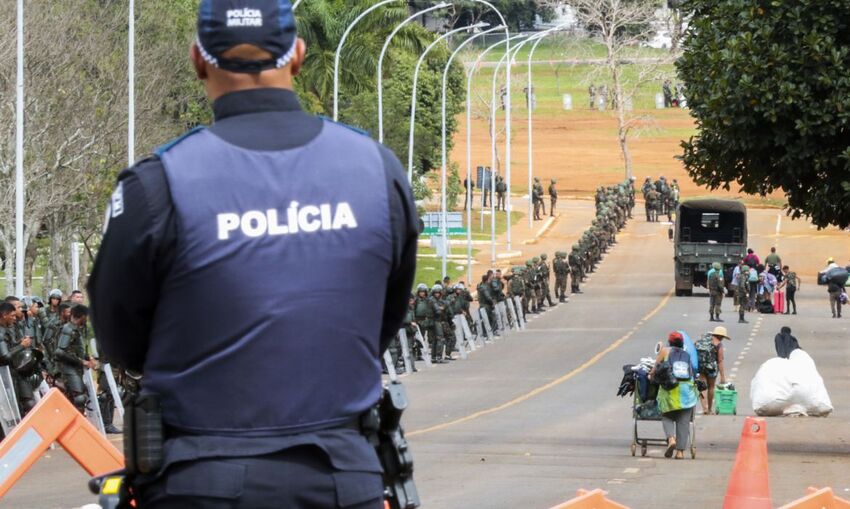 Presos no QG do Exército chegam a 1.200; 204 foram detidos domingo