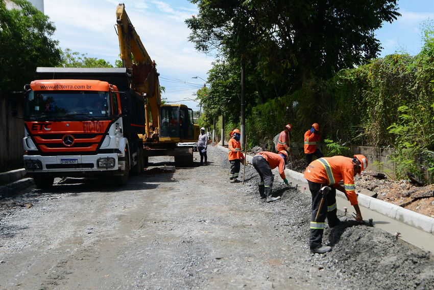 Ligação da Marginal Ribeirão dos Couros com Av. Piraporinha entra na reta final