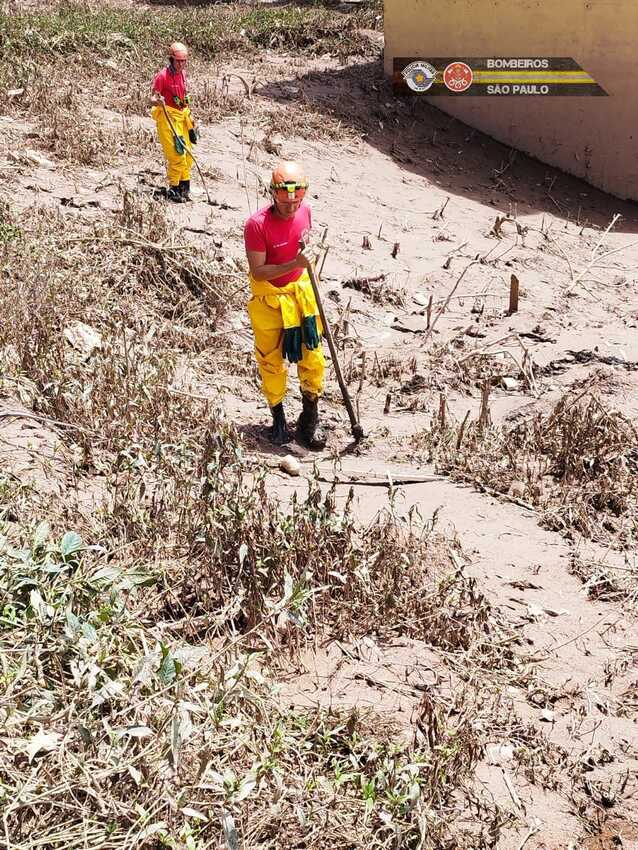 corpo de bombeiros em ocorrência