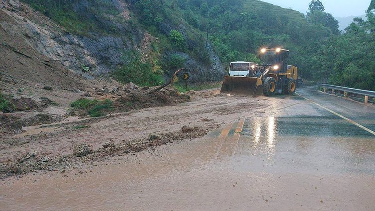 barreira no litoral