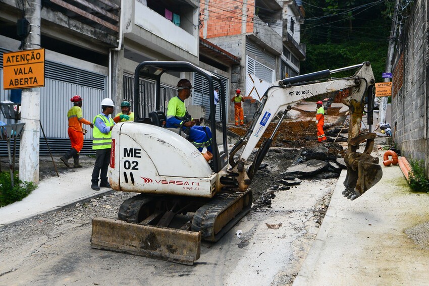 Orlando Morando vistoria processo de urbanização do Alvarenguinha