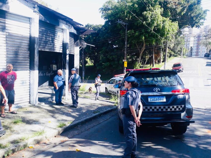 agentes de segurança em operação