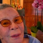Rita Lee recebe alta de hospital e se recupera em casa