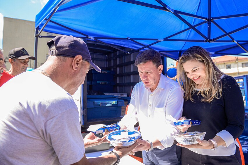 Bom Prato Móvel oferece 400 almoços por dia ao preço de R$ 1 no Parque S.Bernardo