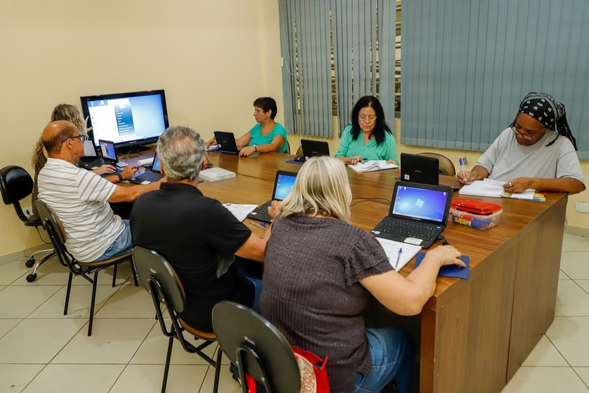 adultos em curso em São Caetano