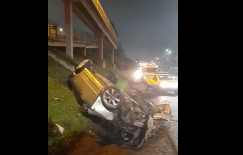 carro capotado na Anchieta