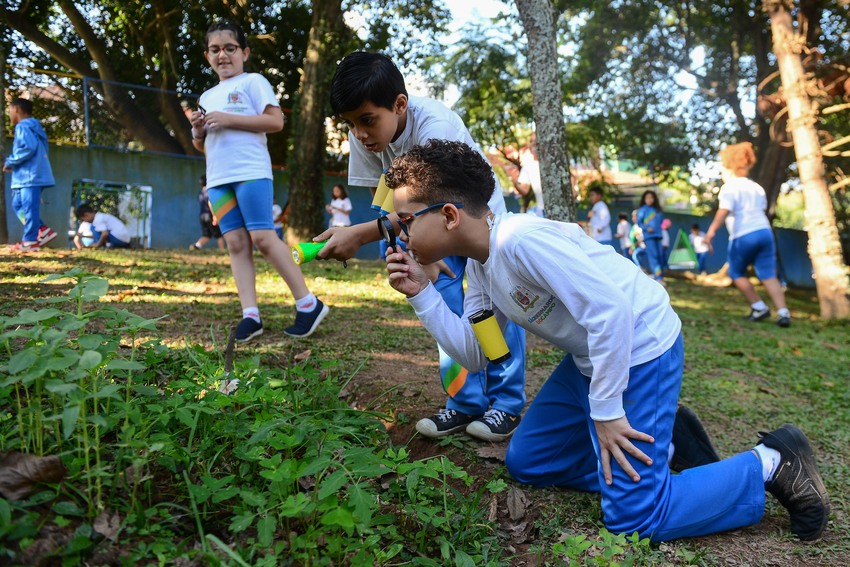 alunos brincando