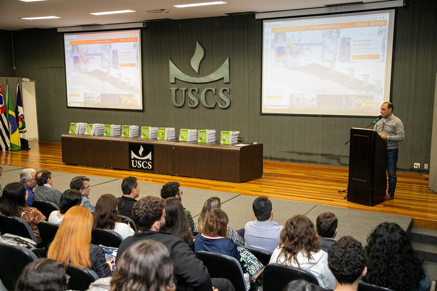 Auricchio participa de aula inaugural da 1ª turma do Cursinho Social da USCS