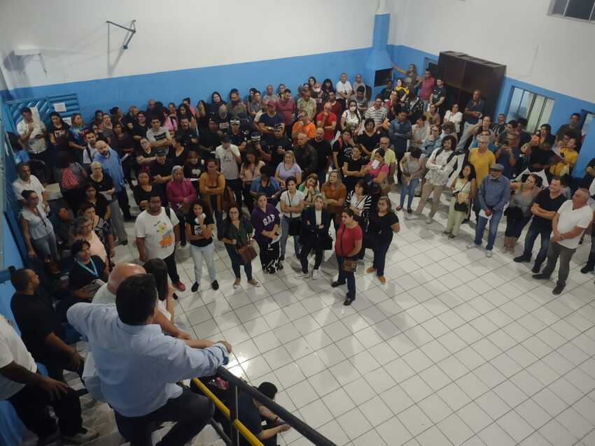 servidores de Mauá em assembleia