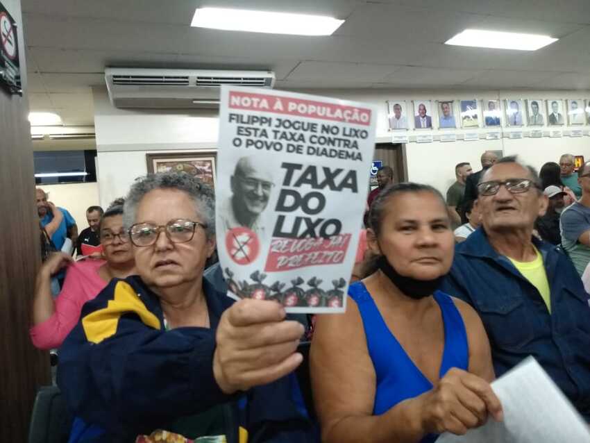 Taxa do Lixo em Diadema gera protesto e pedido de revogação; Veja vídeo