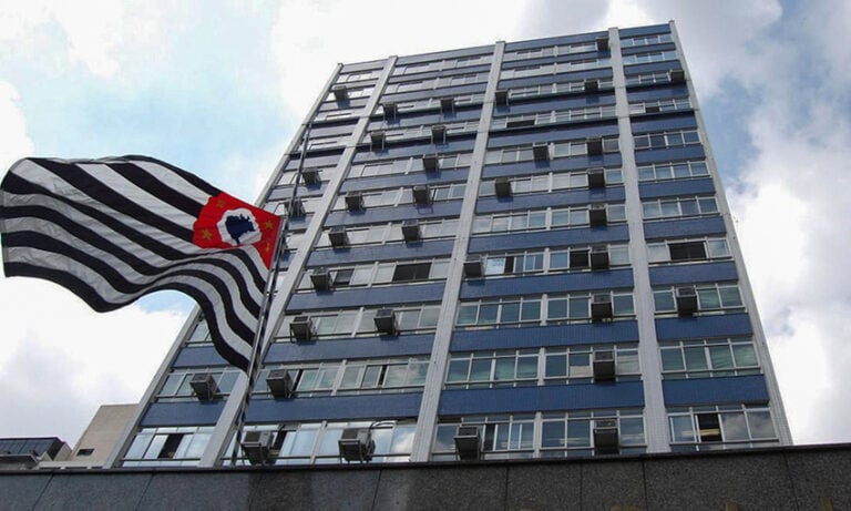 fachada do prédio do TRE