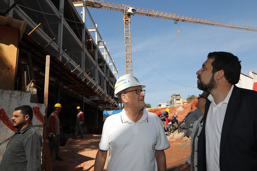 Bolous vista obras ao lado de prefeito Filippi