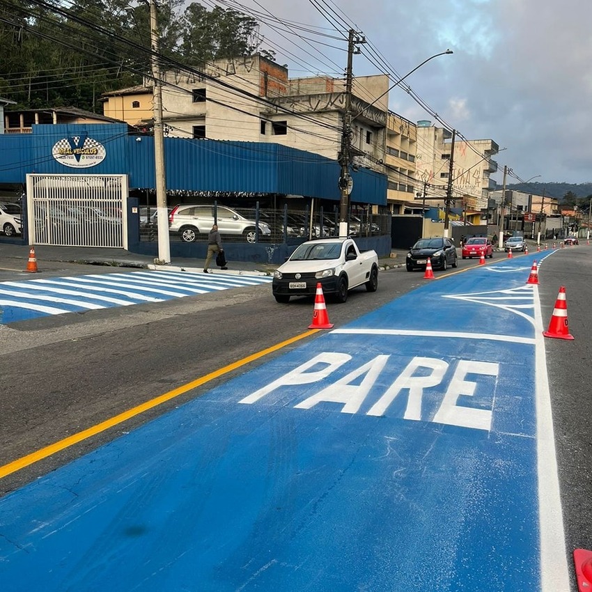 sinalização de solo em rua de Ribeirão Pires