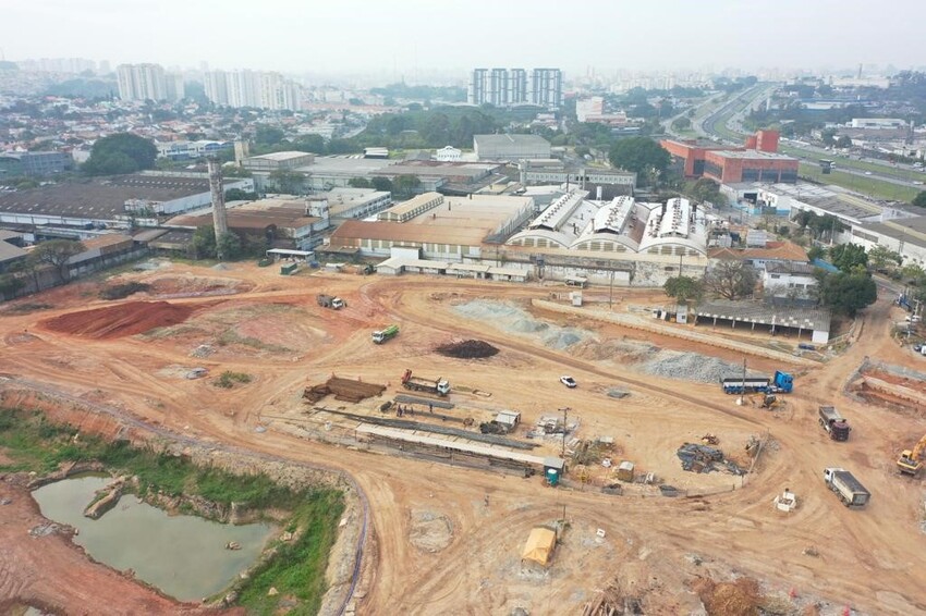 No ABCD, secretária vistoria obras do maior piscinão da Grande SP