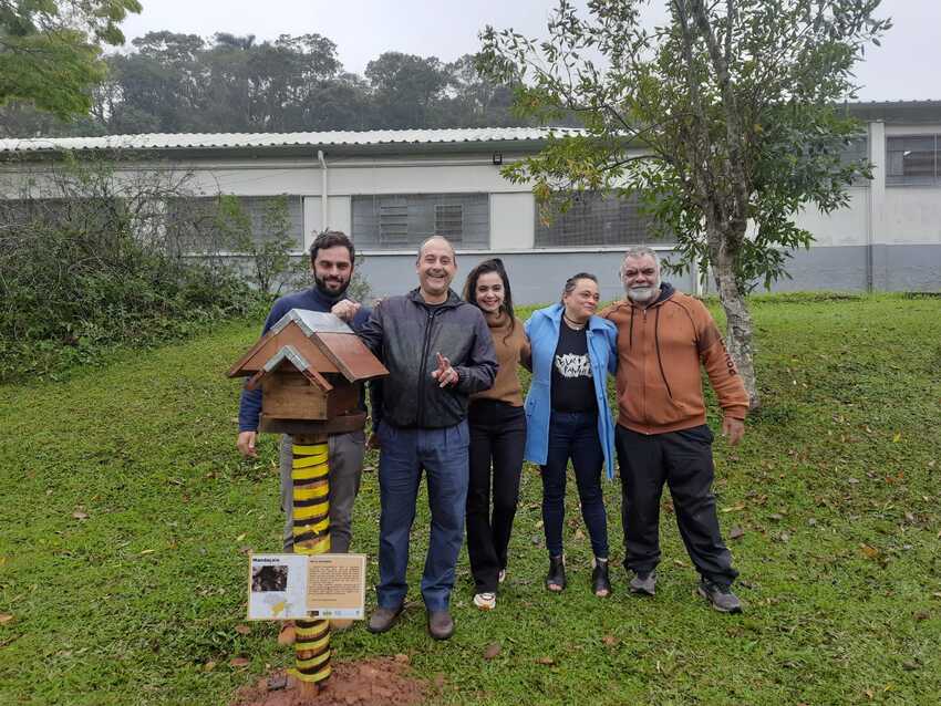 Prefeitura de Ribeirão Pires presenteia escola com colmeias de abelhas nativas