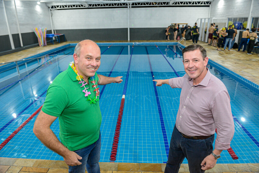 S.Bernardo entrega reforma do Crec Vila Marlene com piscina