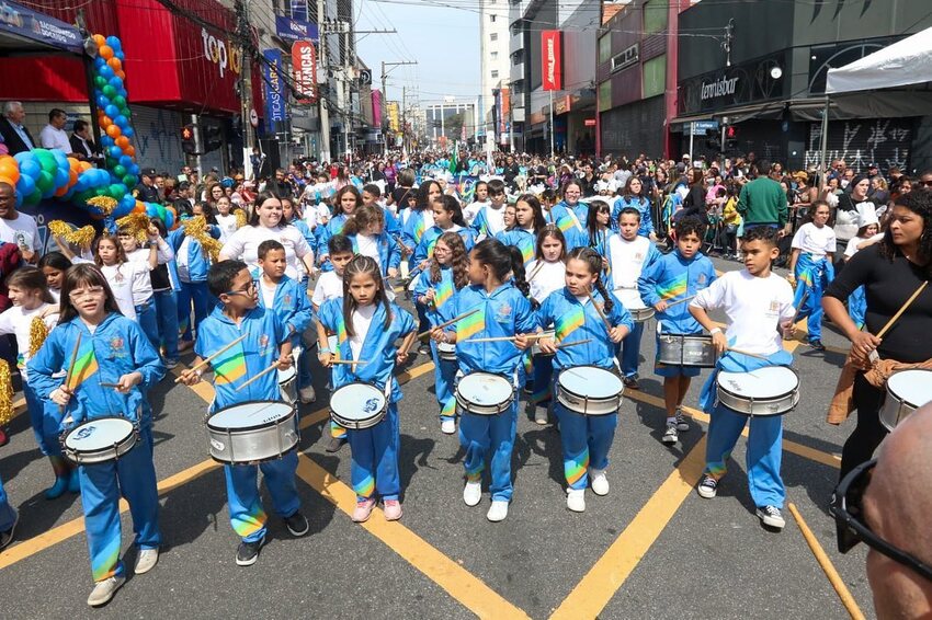 Maior desfile cívico da história de São Bernardo reúne 40 mil pessoas