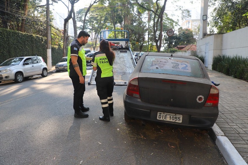 Remoção de carros abandonados em Diadema já está em curso