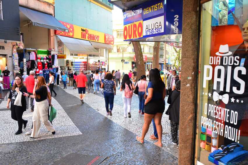 Procon Santo André orienta consumidores para compras do Dia dos Pais