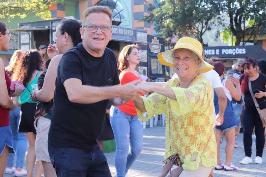 Festival de Samba Rock promove tarde dançante em Ribeirão Pires