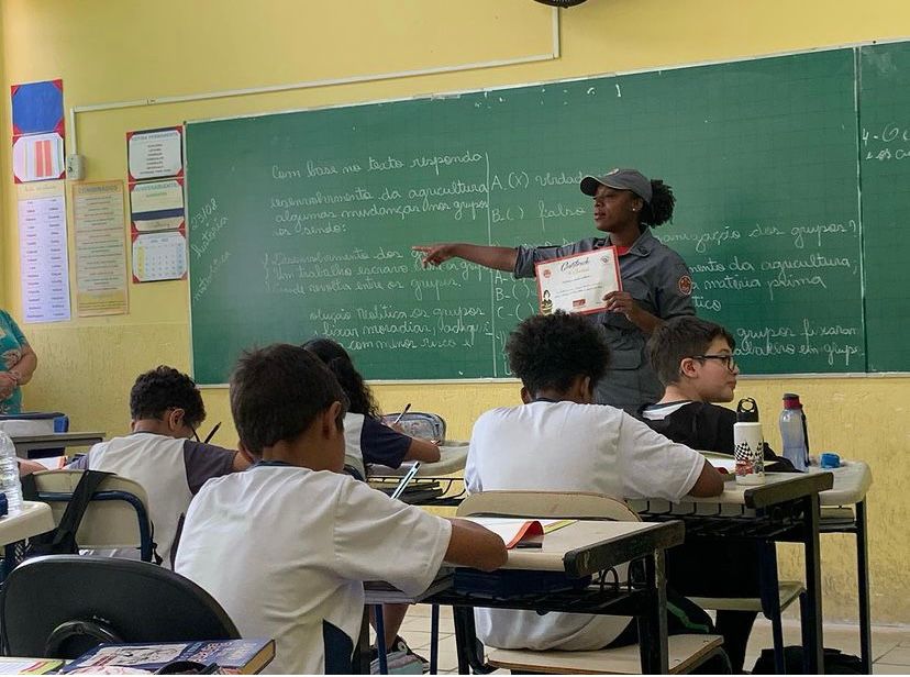 Escolas municipais de Ribeirão Pires recebem curso dos Bombeiros