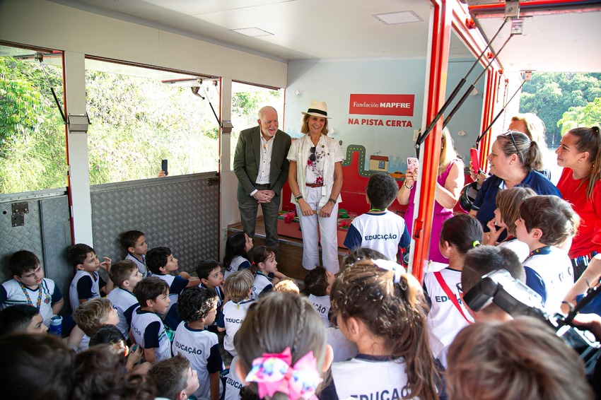 Irmã do rei da Espanha visita projeto de educação de trânsito em São Caetano