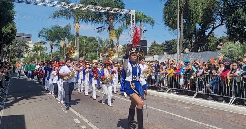 Vídeos: Desfile de 7 de setembro atrai 18 mil pessoas em São Caetano