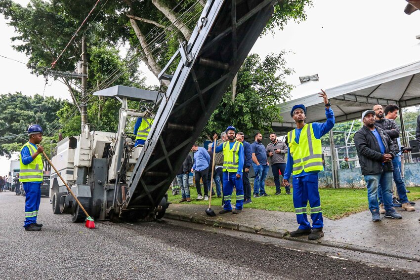 Prefeito Orlando Morando anuncia obras de infraestrutura no Pinheirinho