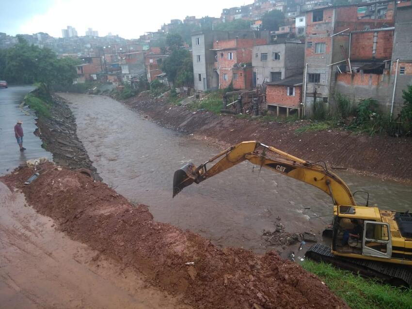 Corpo é encontrado em córrego na divisa de São Paulo e Santo André