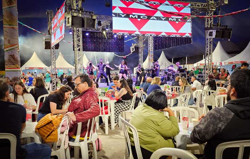 público na festa italiana de Ribeirão Pires